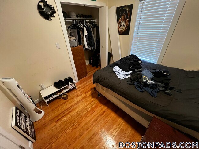 Foto del edificio - 525 E 3rd St