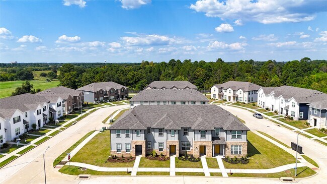 Building Photo - 11910 Carvalho Dr