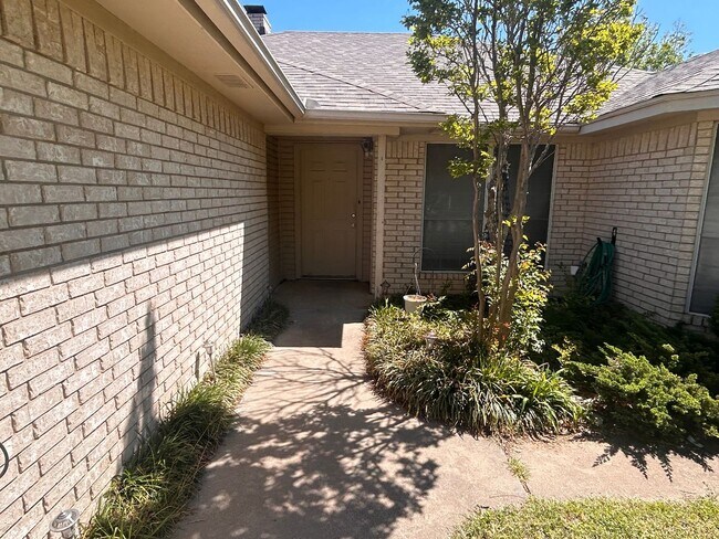 Foto del edificio - COMING SOON 3/2/2