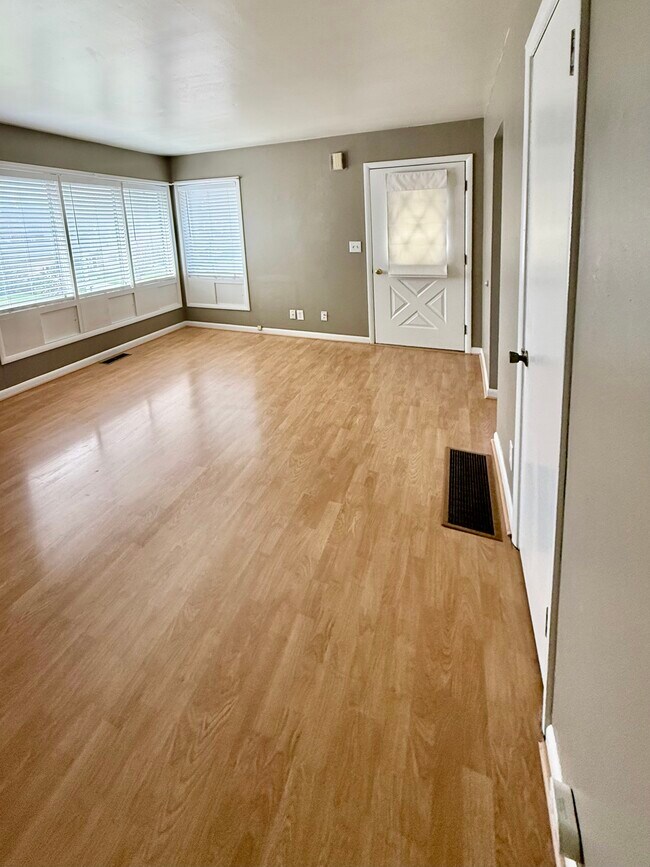 Sala de estar - 701 NE 22nd Ave