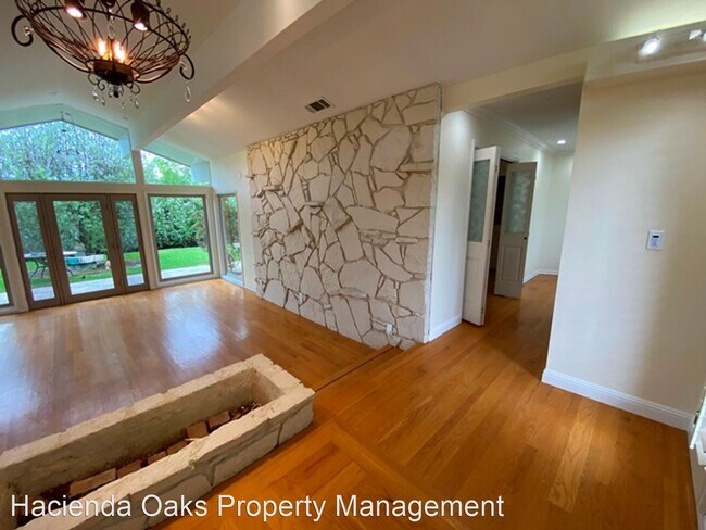 Building Photo - 4 br, 2.5 bath House - 2290 Crystal Drive