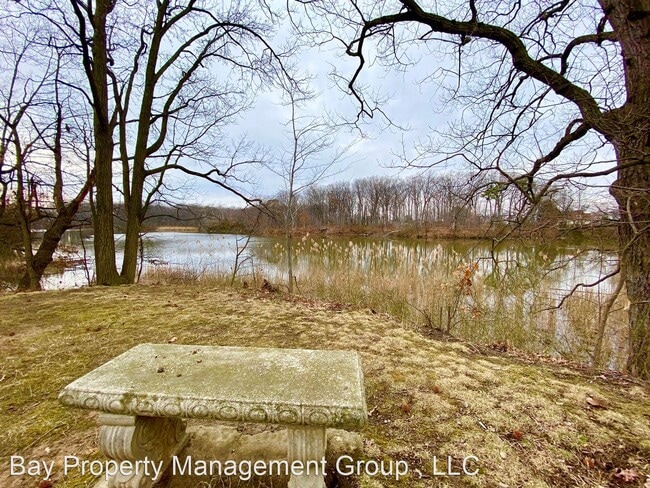 Building Photo - 2 br, 1 bath House - 2 Cedar Valley Pl Apt...