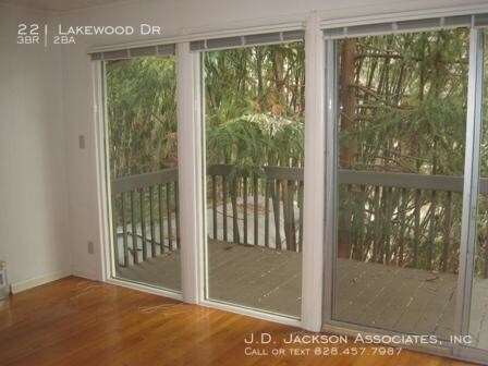 Foto del edificio - 221 Lakewood Drive