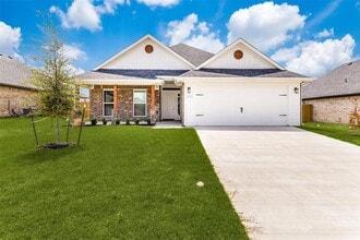 Building Photo - 2910 Orchid Dr