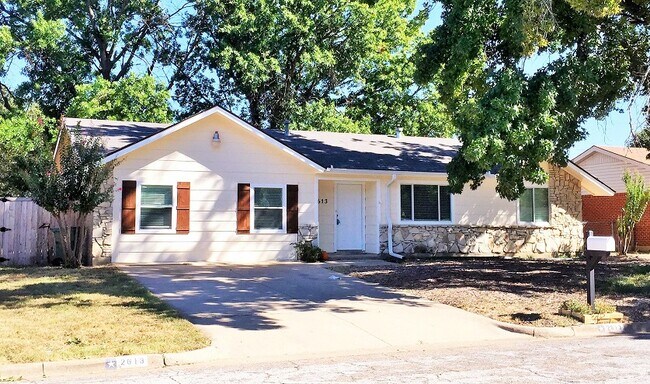 Building Photo - 2613 Kingston St