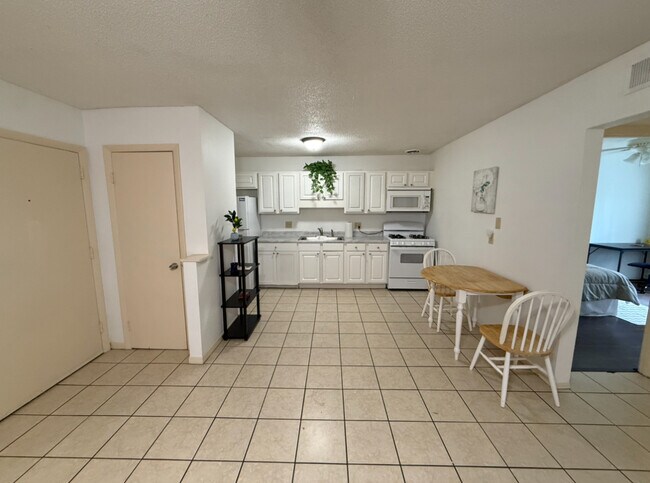 Foto del edificio - 1700 SW 16th Ct