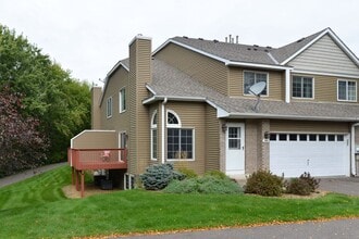 Building Photo - 144 Primrose Ct