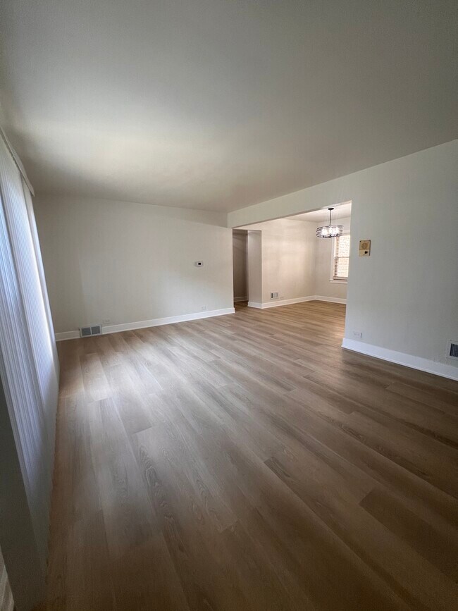 Sala de estar - 9121 S Bishop St