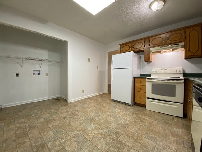 kitchen - 106 Grant Ave