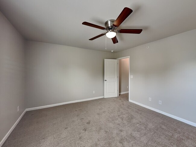 Foto del edificio - 1050 Wedgewood Ct NE