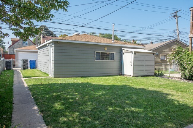 Foto del edificio - 5520 S Pulaski Rd