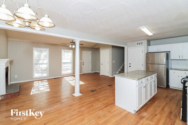 Foto del edificio - 5379 Muirwood Pl