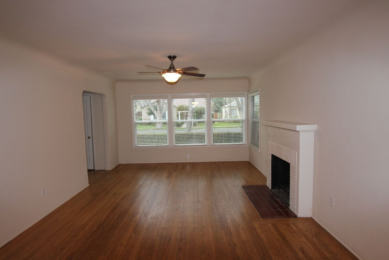 Building Photo - 4 E Dayton Ave