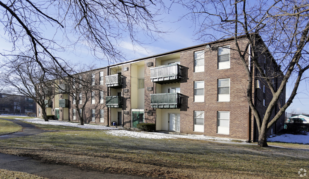 Primary Photo - Willows on Clark Road