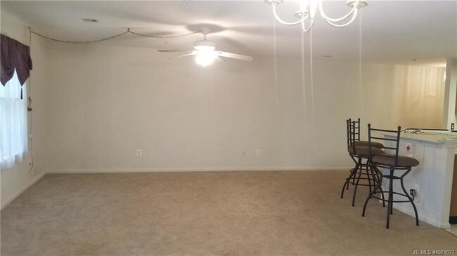 Building Photo - 924 Pine Valley Ct