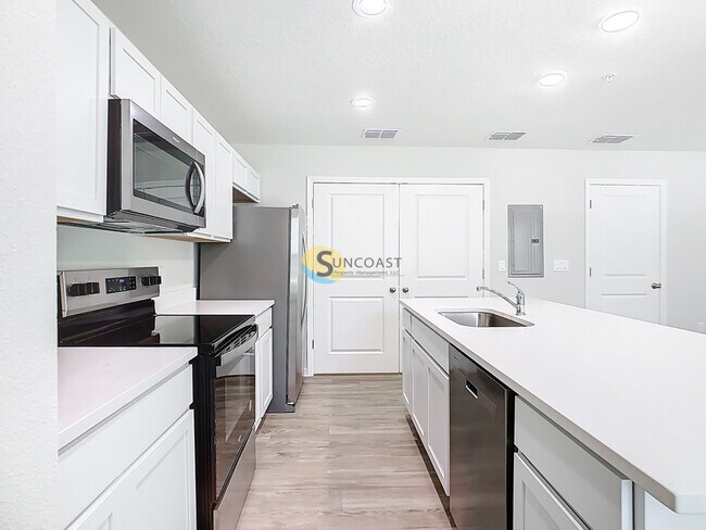 Building Photo - 3821 SW 43rd Ct