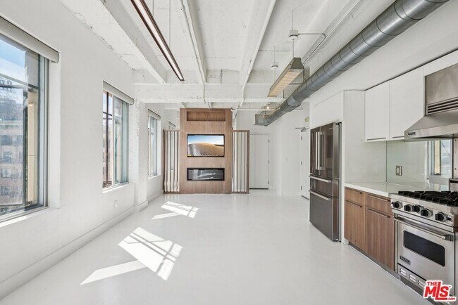 Foto del edificio - 6253 Hollywood Blvd