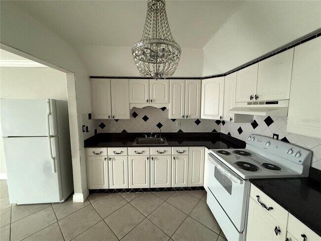 Foto del edificio - 1345 Drew St