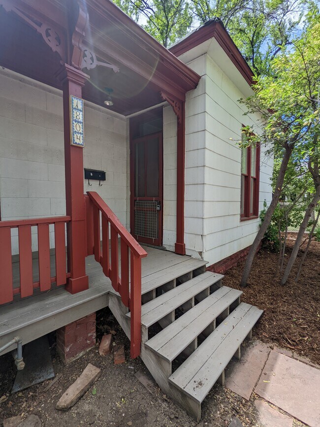 Foto del edificio - 1804 Mapleton Ave