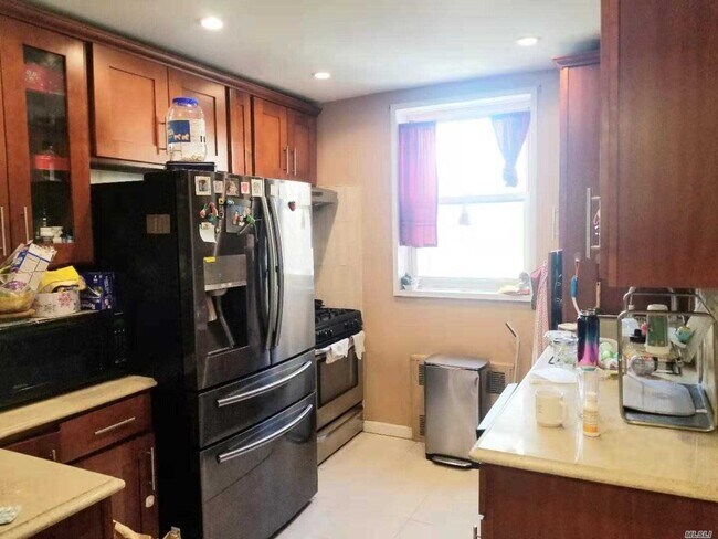 Foto del edificio - 42-65-65 Kissena Blvd