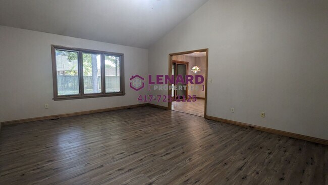 Foto del edificio - Beautiful and Spacious 3 Bedroom House!