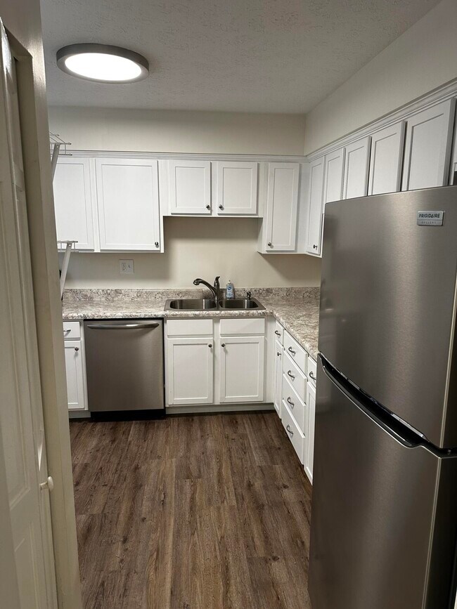 Foto del edificio - 727 Spring Meadows Dr
