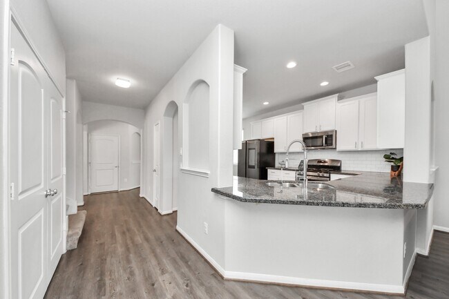 Foto del edificio - 6007 Prince Pl Dr