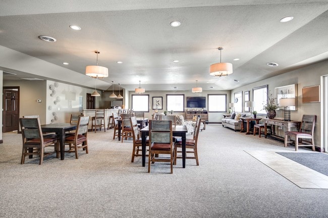 Building Photo - Oriole Ponds Apartments