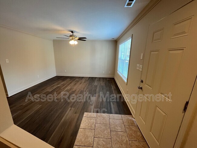 Building Photo - 4722 Forest Landing Way