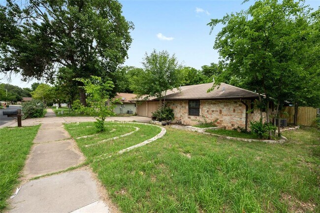Building Photo - 5502 Salem Walk Dr