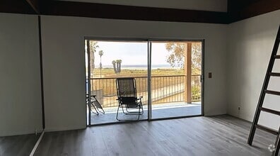 Building Photo - 960 Lighthouse Way