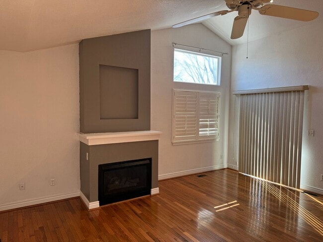 Building Photo - 3 Bedroom in desirable location in Longmont