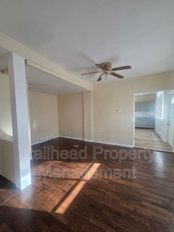 Building Photo - 3115 S Forest Ave