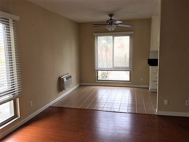 Foto del edificio - 12142 Burbank Blvd