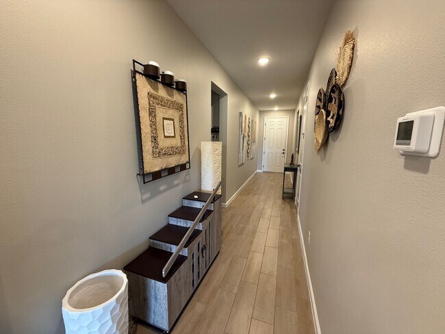 Building Photo - 4/3 Clermont Spacious Home