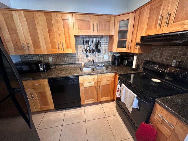 Foto del edificio - 4875 Coquina Key Dr SE
