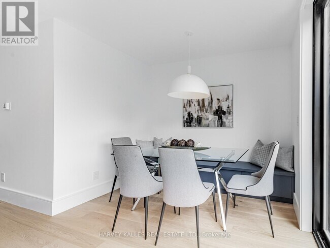 Photo du bâtiment - 379 Winona Dr