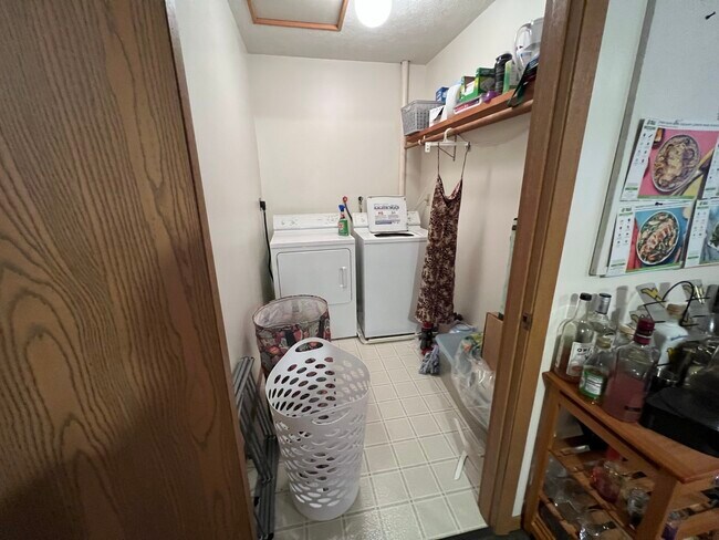 Lavadero - 619 Grant Ave