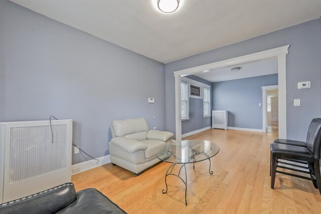 Building Photo - 26 Montrose Terrace