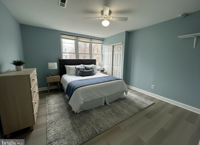 Building Photo - Spacious 5-Bedroom Home for Rent in North Philadelphia