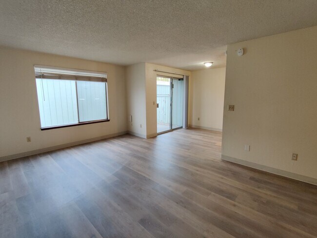 Foto del edificio - 325 N Fillmore St