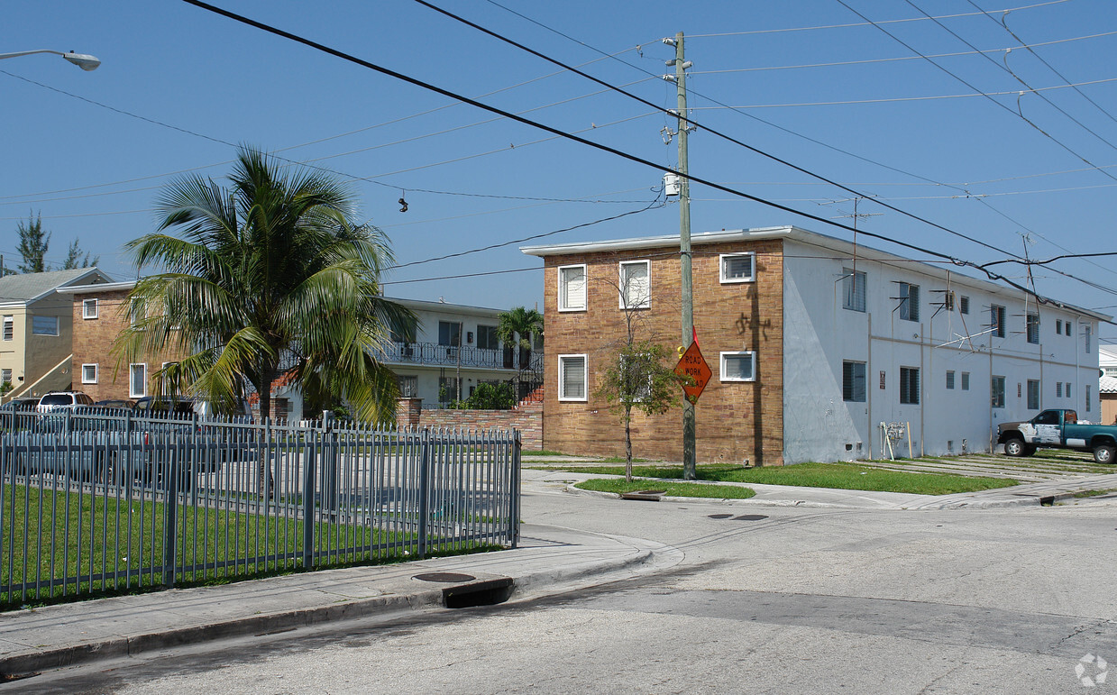 Foto principal - 600 SW 9 AVE