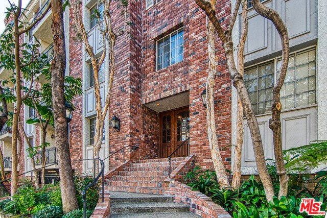 Foto del edificio - 1375 Kelton Ave