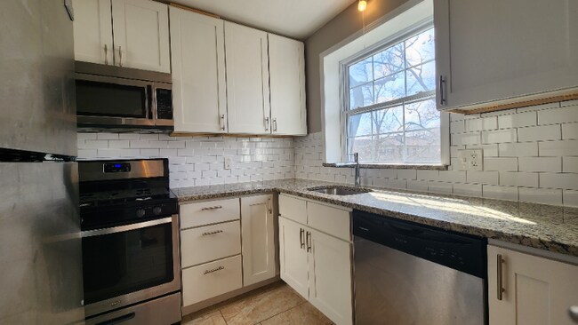 Foto del edificio - 7752 Kingsbury Blvd