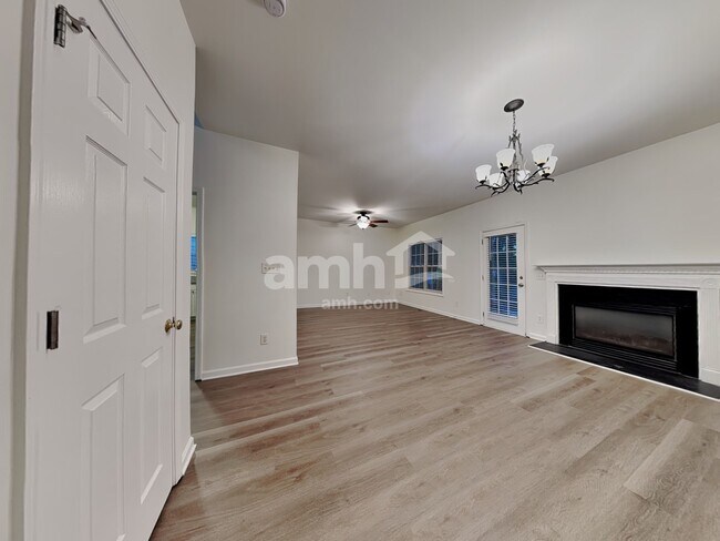 Foto del edificio - 2601 Trailwood Hills Dr