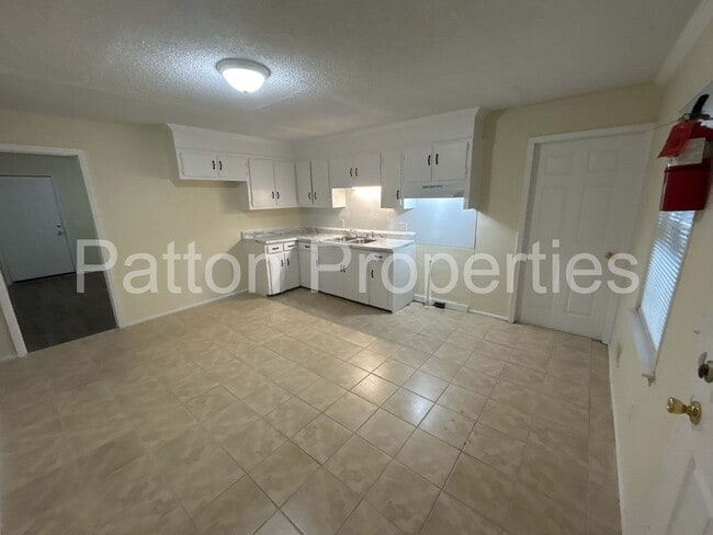 Building Photo - Crane Forest Home