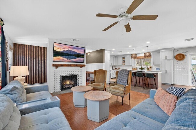 Foto del edificio - 49 Clover Hill Dr