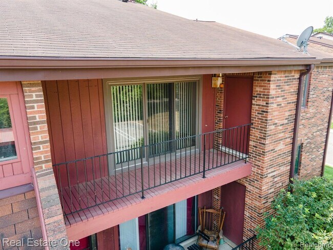 Foto del edificio - 23788 Village-House Dr N