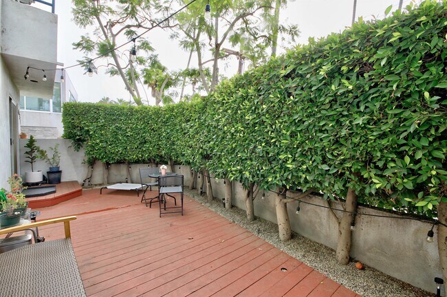 Foto del edificio - 631 Pacific St