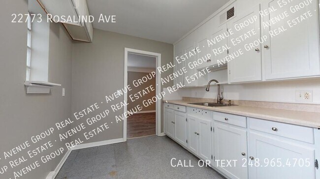 Foto del edificio - 22773 Rosalind Ave